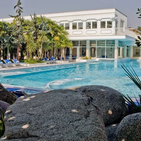 Metropole 4*